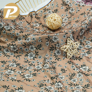 Fournisseur <span class=keywords><strong>textile</strong></span>, <span class=keywords><strong>vente</strong></span> directe, tissu satiné 100% polyester imprimé numérique personnalisé, mémoire de forme pour vêtements de nuit pour filles, prix bas - Product Image 4
