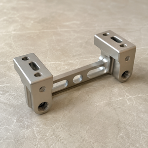 Fabricant de pièces usinées CNC en aluminium sur mesure selon dessin, pour équipements d'automatisation et composants de machines - Product Image 3