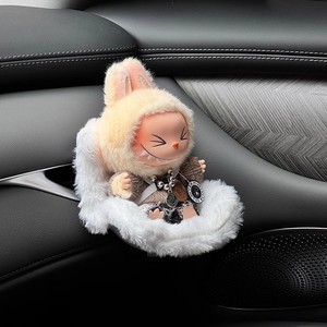 Diffuseur d'air et décoration de siège pour voiture Labubu, poupée en peluche en plastique, clip de ventilation, vente en gros - Product Image 2
