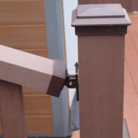 Système de main courante moderne en composite bois-plastique (WPC) pour balcon et escalier, extérieur, ignifuge, résistant aux UV, antirouille, facile à assembler
