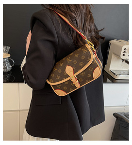 <span class=keywords><strong>Sac</strong></span> à bandoulière tendance en cuir PU imprimé pour femme avec deux sangles latérales – Grande vente - Product Image 6