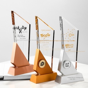 Medaglia di rame in oro creativo per la competizione per i trofei di cristallo di vetro con tecnologia scientifica personalizzata - Product Image 1