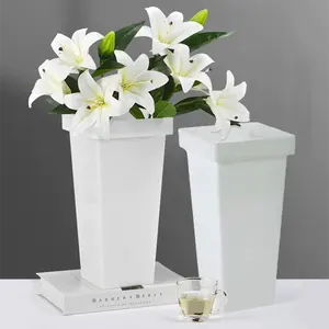 Vaso quadrato moderno di colore bianco nero vaso multiuso per eventi di casa ufficio centro decorazione vaso di plastica 7.67x7.67x13.38 pollici