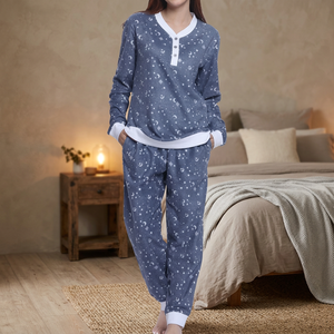 Ensemble de pyjama 2 pièces décontracté pour femme à motif floral, manches longues, en micro polaire, tissu tissé doux, col cranté, taille mi-haute, Fourniture ODM - Product Image 3