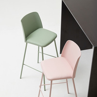 Chaise de bar simple style italien, tabouret haut avec dossier pour KTV et loisirs, chaise de comptoir nordique en plastique pour la maison, style Instagram