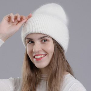 Chapeau en laine tricoté en fourrure de lapin de style japonais et coréen pour femmes, mode automne-hiver, chaud et protecteur pour les oreilles - Product Image 1