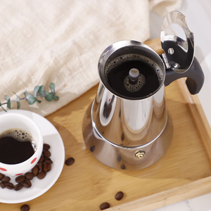 Ensemble de cafetière à expresso Moka portable de luxe en acier inoxydable avec pot à café en verre et couvercle en métal, design minimaliste argenté en stock - Product Image 3