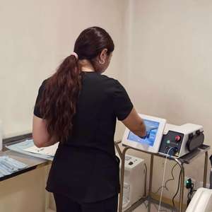 جهاز تجميل شخصي بالليزر ثنائي الطول الموجي 980 نانومتر و1470 نانومتر موصى به من الأطباء لشد الوجه وتنحيف الجسم وإذابة الدهون - Product Image 1