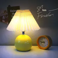 Lampe de table de style rétro nordique crème, design moderne, lampe de chevet de luxe américaine pour chambre à coucher, dortoir ou bureau d'étude