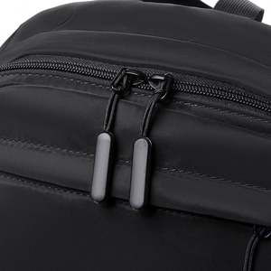 Sac à dos de voyage léger en nylon imperméable pour homme, idéal pour les affaires, les loisirs, les étudiants, l'ordinateur et l'école - Product Image 3