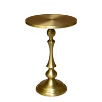 Table basse en laiton de luxe pour la décoration intérieure, mobilier et accessoires modernes, finition dorée, base sur piédestal, table royale