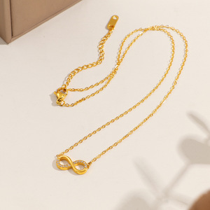 Collana con Ciondolo Infinity in Acciaio Inossidabile e Zirconia Cubica, Regalo per Donne, Semplice Choker con Charm, Gioielli - Product Image 2