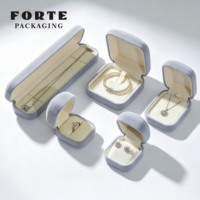 Boîte à bijoux en velours personnalisée FORTE avec logo sérigraphié gris, bracelet, collier, bague, boîte cadeau en velours