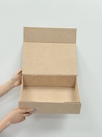 Grande boîte de papier cadeau pliable au design personnalisé pour produits en éditions limitées Boîte à couvercle magnétique portable pour vêtements haut de gamme
