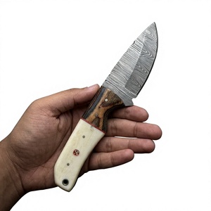 Couteaux Rajput à lame fixe en acier Damas, manche en bois Pakka bleu, garantie de 3 ans - Personnalisable pour la chasse - Product Image 1