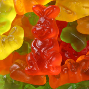 Confezione Assortita di Caramelle Gommose al Gusto di Frutta, Design a Coniglietto, Halal, Vendita all'Ingrosso - Product Image 1