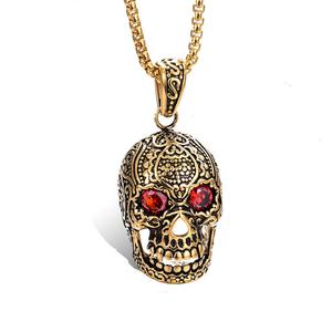 Collier unisexe tendance style punk en acier titane avec pendentif tête de mort fantôme et strass rouges, chaîne en bambou moulé, vente en gros - Product Image 1