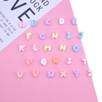 Accessoires en plastique miniatures de 1,3 cm avec 26 lettres de l'alphabet anglais, embellissements DIY, colle crème, accessoires pour cheveux, nom DIY