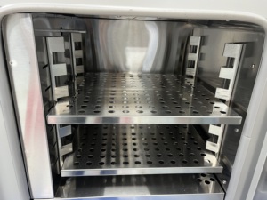 <span class=keywords><strong>ISO</strong></span> <span class=keywords><strong>17025</strong></span> 전기 온도 조절 건조 오븐 일정한 온도 인큐베이터 실험실 벤치 탑 뜨거운 공기 오븐 - Product Image 5