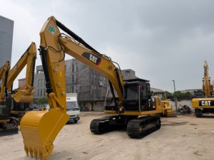 รถขุดตีนตะขาบ Caterpillar 320D2L มือสอง ผลิตในญี่ปุ่น น้ำหนัก 21 ตัน ชั่วโมงการใช้งานต่ำ CAT 320D2 L พร้อมขาย - Product Image 3