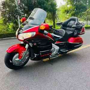 Motocicleta <span class=keywords><strong>Honda</strong></span> Gold Wing GL1800 de 1833cc, 6 Cilindros, Refrigeración Líquida, 4 Tiempos, <span class=keywords><strong>7</strong></span> Velocidades DCT, Estilo Cruiser de Lujo - Product Image 6