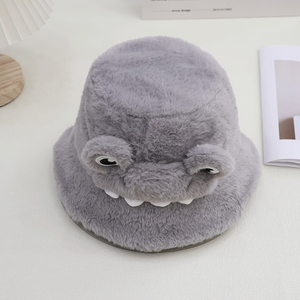 Chapeau d'<span class=keywords><strong>hiver</strong></span> pour femmes et chapeau bob polyvalent en polaire doublé de fourrure de grenouille de dessin animé, épaissi et chaud pour l'extérieur, décontracté et résistant au froid - Product Image 4