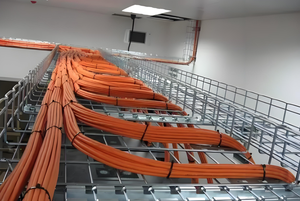 รางวางสายไฟแบบตาข่ายน้ำหนักเบาพร้อมขอบเรียบสำหรับการวางสายไฟในงานอุตสาหกรรมและการใช้งานเชิงพาณิชย์ระยะยาวในงานก่อสร้าง - Product Image 6