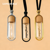 Nouveauté Diffuseur de voiture rond vide personnalisé de 7ml Bouteille en verre de 10ml Bouteille de parfum suspendue pour voiture avec bouchon en bois en stock