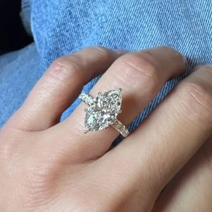 Bague de fiançailles élégante en moissanite 925 de 4,5 carats, coupe marquise, RingLuxe Travel Ring, argent sterling plaqué or - Product Image 5