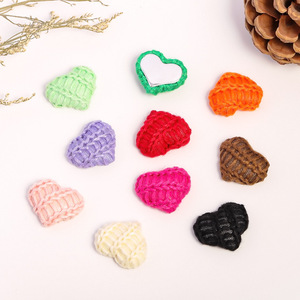 Boutons plats en fil de laine en forme de cœur 19x22mm, accessoires de bijoux DIY, mélange de couleurs aléatoires - Product Image 1