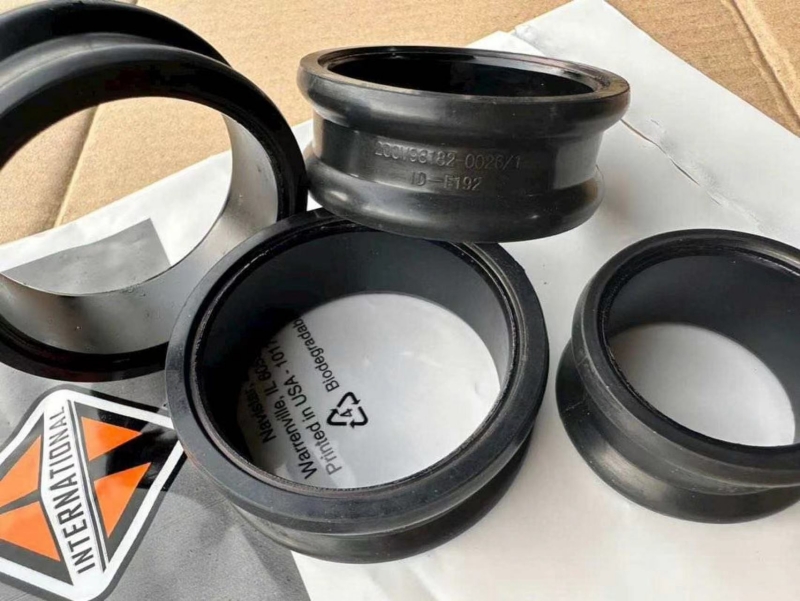 ylcさん専用　82/38 SINOTRUK C7H MC11 Pipe Joint 200V98182-0026 - Reliable & Durable