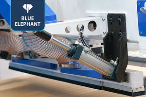 เครื่องตัดไม้ซีเอ็นซี 3 แกน รุ่นใหม่ ดีไซน์ใหม่ ควบคุมด้วยระบบ Syntec ความแข็งแกร่งสูง 1325 1328ATC สำหรับงานตัดไม้ 3 มิติ ผลิตเฟอร์นิเจอร์ พร้อมมอเตอร์ ขาย - Product Image 2