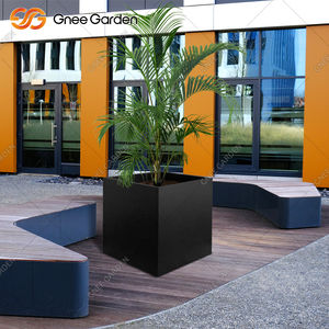 Jardinière carrée moderne de style américain en fibre de verre noire de 24 pouces, écologique, pour l'intérieur et l'extérieur, non revêtue, antirouille, pour usage hôtelier - Product Image 3