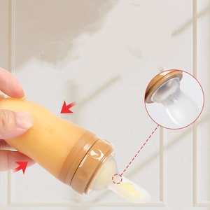 Ensemble de biberons en silicone magique 3-en-1 OEM, design unique, personnalisation d'usine pour les bébés de 0 à 12 mois, inclut cuillère et <span class=keywords><strong>tétine</strong></span> - Product Image 3