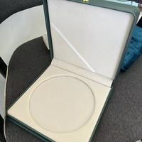 Boîte de présentation carrée flottante pour bijoux, étui de rangement anti-poussière avec couvercle transparent pour boucles d'oreilles, bagues, colliers, organisateur de bureau