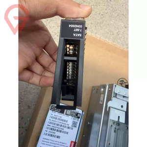 Unidad de estado sólido (SSD) NVMe PCIe 4.0 HS de 2.5 pulgadas U.2 Unionmemory UH711a de 7.68 TB con lectura intensiva -WR, intercambio en caliente para la serie ThinkSystem DE (4XB7A87649) - Product Image 5