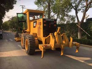 รถเกรดเดอร์มือสอง Caterpillar 140H พร้อมใบมีดดัน สภาพดีเยี่ยม ระบบไฮดรอลิกเสถียร จัดส่งรวดเร็ว รองรับการขายทั่วโลก - Product Image 3