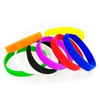 Bracelets promotionnels élastiques personnalisés avec logo Bracelet en caoutchouc personnalisé phosphorescent Bracelet en silicone lumineux personnalisé