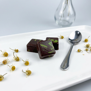 Carrés de chocolat noir à la pistache de Dubaï, en-cas artisanal - Product Image 4