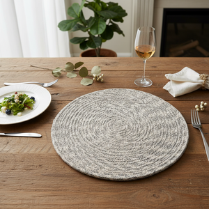 Manteles Individuales Redondos Modernos Grises y Blancos de Algodón Trenzado, Hechos a Máquina, Ecológicos, Antideslizantes y Personalizables para el Hogar, Bodas y Banquetes - Product Image 3