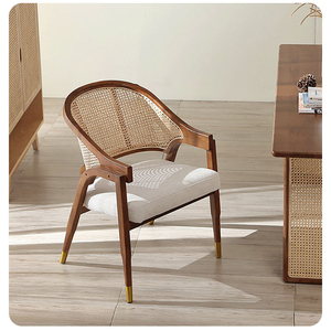 Chaise de restaurant en rotin et bois massif sur mesure, chaise de salle à manger commerciale rembourrée, chaise de café de luxe, fournisseur chinois d'hôtellerie - Product Image 3