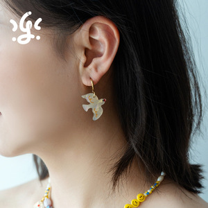 Boucles d'oreilles en résine avec motif d'oiseau, style ancien, pour femmes, design moderne, accessoire de bijouterie - Product Image 1
