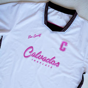 Venta al por mayor personalizado clásico sublimación fútbol Tops diseño en blanco algodón cuello en V camisa - Product Image 6