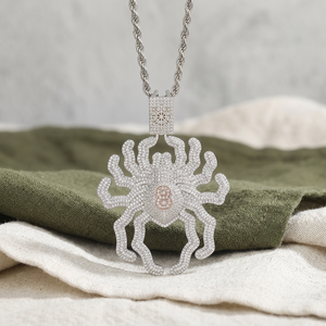 Pendentif Araignée Moissanite Iced Out en Argent, Bijou de Luxe Hiphop pour Fêtes et Événements - Product Image 4