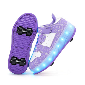 Chaussures à roulettes LED 4 roues, baskets de patinage automatiques pour enfants, Heelys en cuir PU, EU 28-40, 1,6 kg, cadeau de fête en plein air pour filles et garçons - Product Image 4
