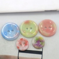 Kancing Keramik Warna-warni Gradasi Kustom untuk Kemeja Gaun Kreatif Kardigan Lucu Jahitan Pakaian