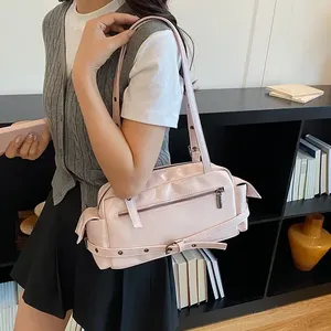กระเป๋าสะพายไหล่ผู้หญิงสีขาว PU พร้อมซิปปิด ดีไซน์มินิมอลทรงอานม้า แฟชั่นดีไซเนอร์ ใช้ได้ทุกวัน กระเป๋าสะพายข้างผู้หญิง - Product Image 5