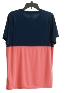 T-shirt personnalisé à deux panneaux à manches courtes pour homme 100% coton disponible en deux couleurs - Product Image 3