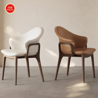 Chaise de salle à manger de style exécutif moderne en bois massif de frêne avec un design durable, imperméable et écologique pour usage commercial