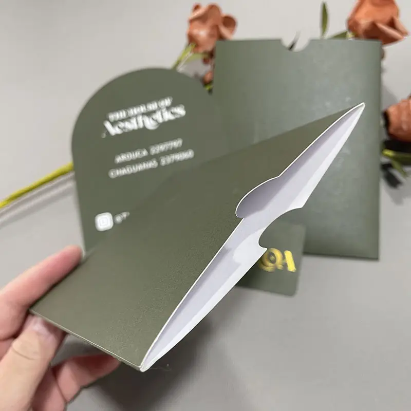 Tarjeta de felicitación personalizada de lujo Impresión de tarjetas de visita en relieve con sobres de estampado de lámina dorada para tarjetas de invitación de boda